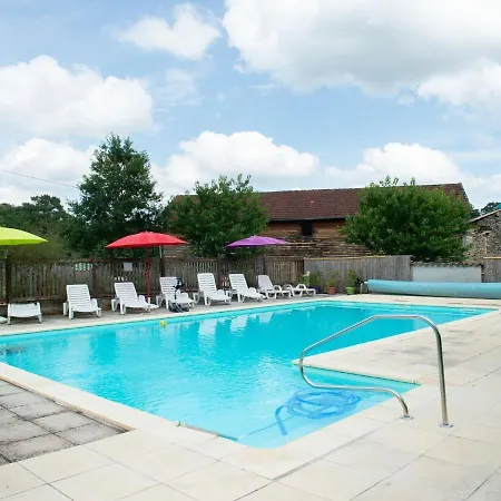 Plush Holiday In Lacapelle-biron With Garden Dom wakacyjny