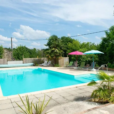 Dom wakacyjny Plush Holiday In Lacapelle-biron With Garden