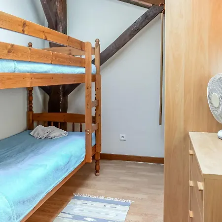 Dom wakacyjny Plush Holiday In Lacapelle-biron With Garden *