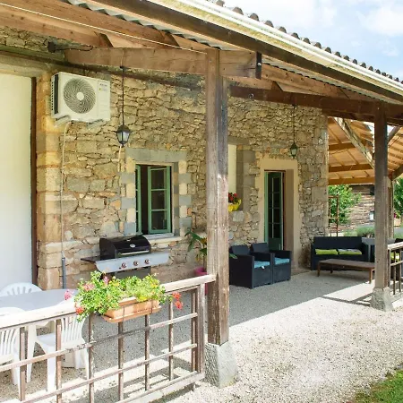 Dom wakacyjny Plush Holiday In Lacapelle-biron With Garden *
